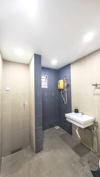 2-storey Terraced House for Sale in Bandar Putra Permai (Seri Kembangan) - Frances Liew - Bathroom - PropertyGuru.com.my