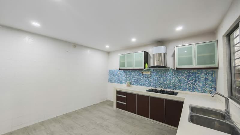 2-storey Terraced House for Sale in Bandar Putra Permai (Seri Kembangan) - Frances Liew - Kitchen - PropertyGuru.com.my