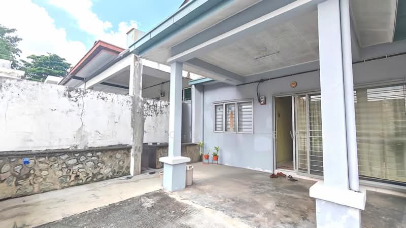 1-storey Terraced House for Sale in Taman Puncak Jalil (Seri Kembangan) - Frances Liew - Exterior - PropertyGuru.com.my