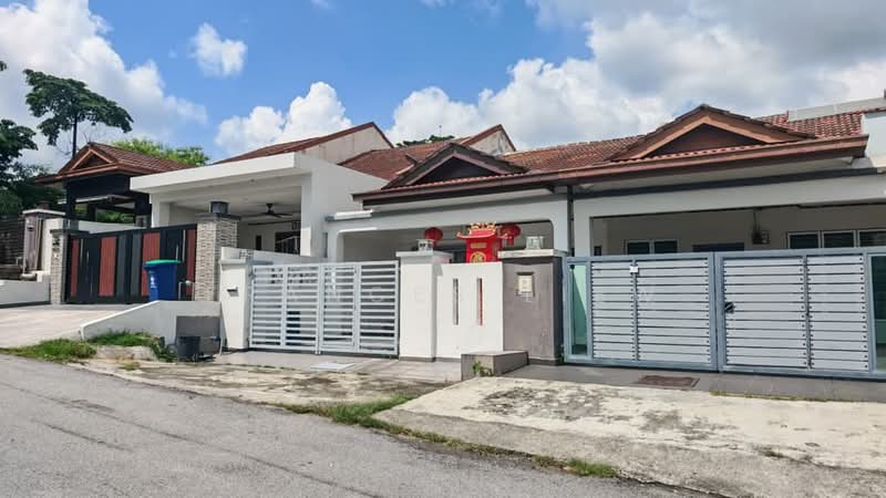 1-storey Terraced House for Sale in Taman Puncak Jalil (Seri Kembangan) - Frances Liew - Exterior - PropertyGuru.com.my