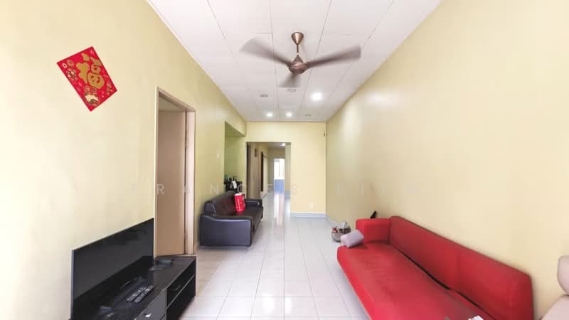 1-storey Terraced House for Sale in Taman Puncak Jalil (Seri Kembangan) - Frances Liew - Living Room - PropertyGuru.com.my