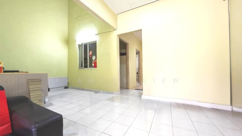 1-storey Terraced House for Sale in Taman Puncak Jalil (Seri Kembangan) - Frances Liew - Living Room - PropertyGuru.com.my