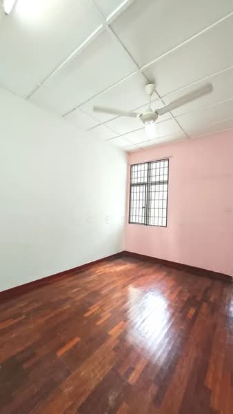 Rumah Berkembar untuk Dijual di Bandar Putra Permai (Seri Kembangan) - Frances Liew - Interior - PropertyGuru.com.my