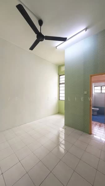 Rumah Berkembar untuk Dijual di Bandar Putra Permai (Seri Kembangan) - Frances Liew - Interior - PropertyGuru.com.my
