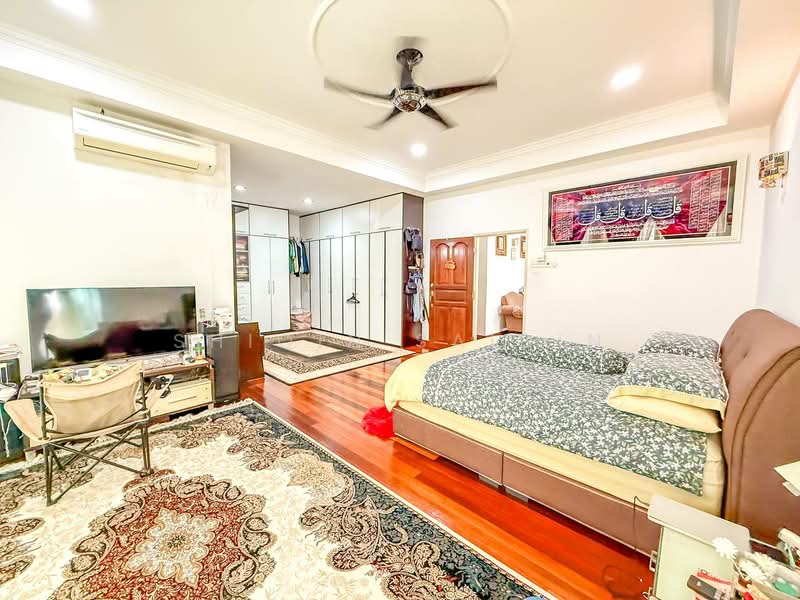 Semi-Detached House for Sale in Ampang Jaya (Ampang) - Shiqin Saidin - Master Bedroom - PropertyGuru.com.my