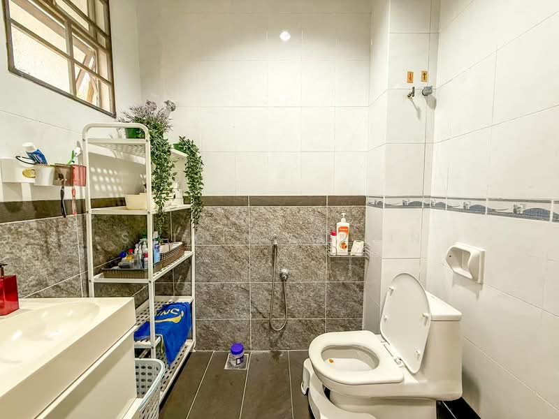 Semi-Detached House for Sale in Ampang Jaya (Ampang) - Shiqin Saidin - Bathroom - PropertyGuru.com.my