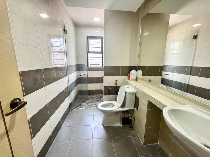 3-storey Terraced House for Sale in Kajang (Selangor) - Nadzmie Nasir - Bathroom - PropertyGuru.com.my