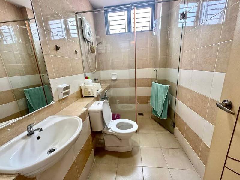 3-storey Terraced House for Sale in Kajang (Selangor) - Nadzmie Nasir - Bathroom - PropertyGuru.com.my