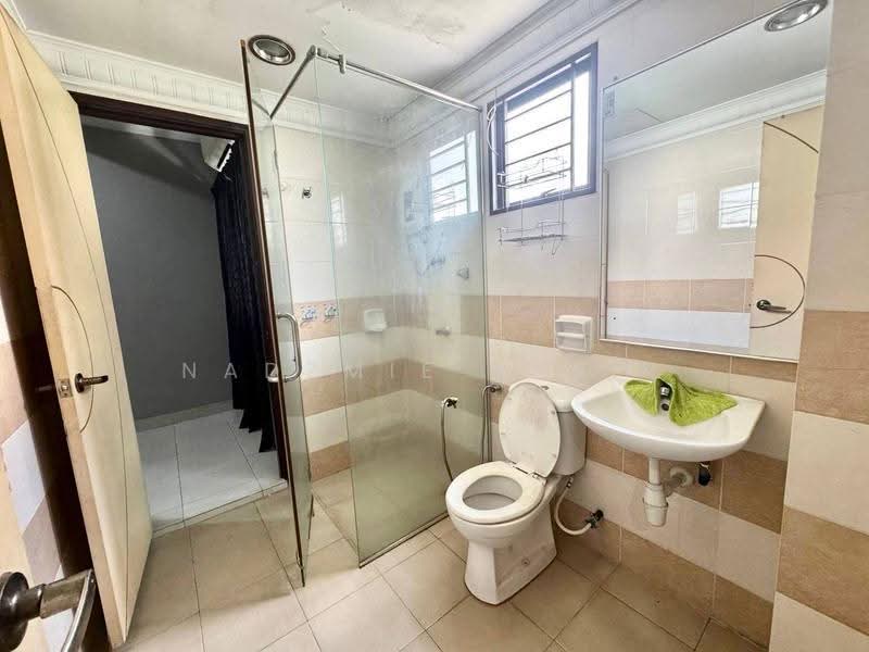 3-storey Terraced House for Sale in Kajang (Selangor) - Nadzmie Nasir - Bathroom - PropertyGuru.com.my