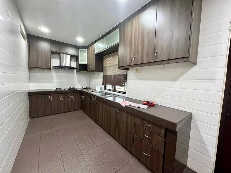 3-storey Terraced House for Sale in Kajang (Selangor) - Nadzmie Nasir - Kitchen - PropertyGuru.com.my