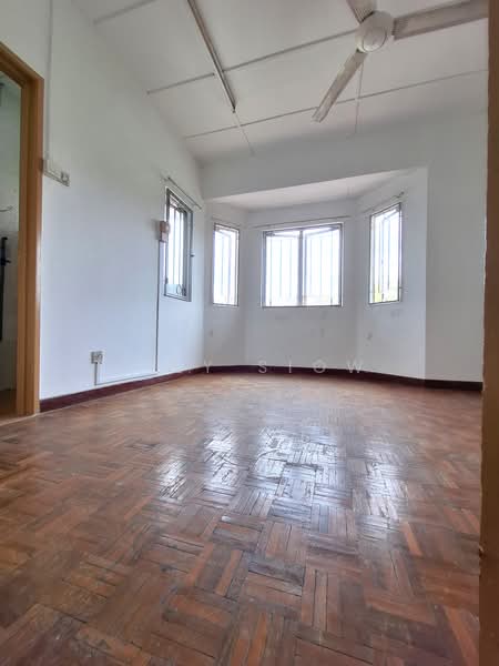 Rumah Teres 2 Tingkat untuk Dijual di TAMAN PUCHONG UTAMA (Puchong) - Lily Siow - Living Room - PropertyGuru.com.my
