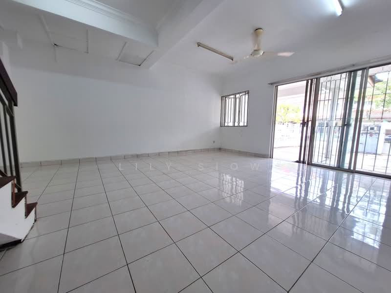 Rumah Teres 2 Tingkat untuk Dijual di TAMAN PUCHONG UTAMA (Puchong) - Lily Siow - Living Room - PropertyGuru.com.my