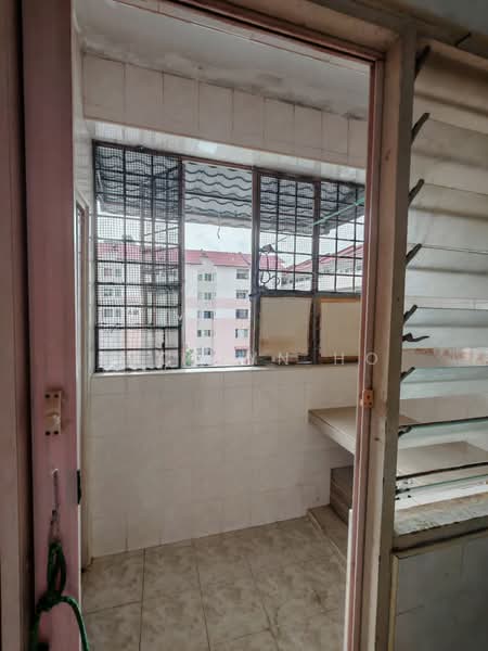 Pangsapuri untuk Dijual di Pangsapuri Kuang - Jocelyn Ho - Balcony - PropertyGuru.com.my