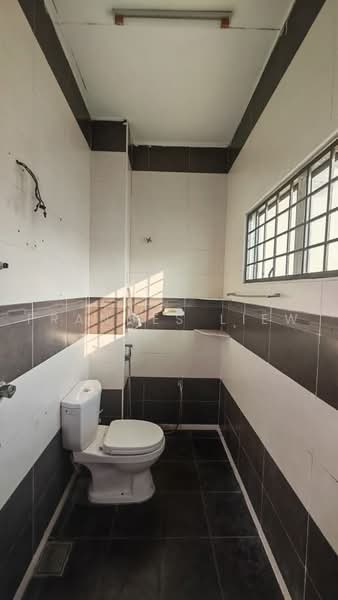 2-storey Terraced House for Sale in Bandar Putra Permai (Seri Kembangan) - Frances Liew - Bathroom - PropertyGuru.com.my