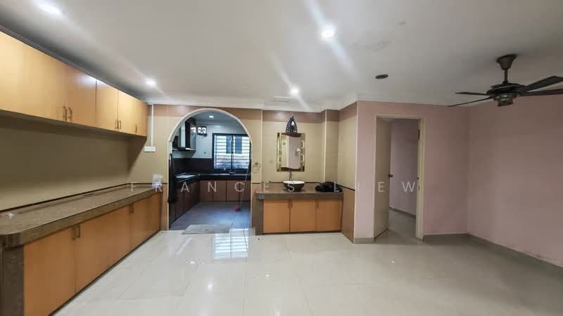 2-storey Terraced House for Sale in Bandar Putra Permai (Seri Kembangan) - Frances Liew - Kitchen - PropertyGuru.com.my