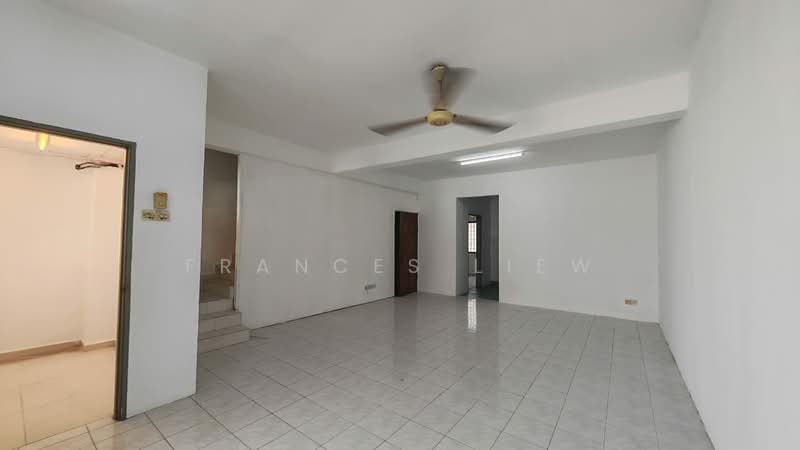 2-storey Terraced House for Sale in Taman Puncak Jalil (Seri Kembangan) - Frances Liew - Living Room - PropertyGuru.com.my