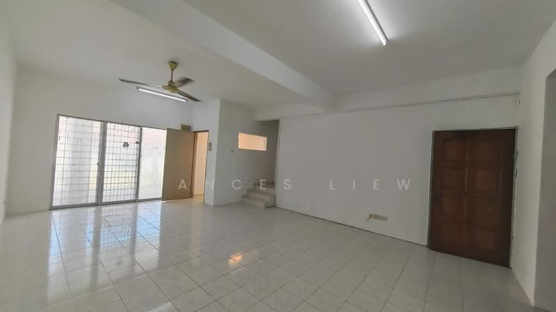 2-storey Terraced House for Sale in Taman Puncak Jalil (Seri Kembangan) - Frances Liew - Living Room - PropertyGuru.com.my