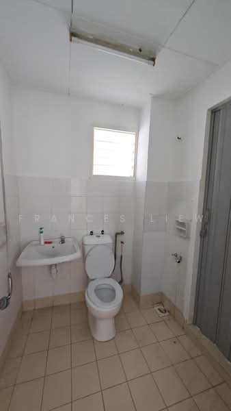2-storey Terraced House for Sale in Taman Puncak Jalil (Seri Kembangan) - Frances Liew - Bathroom - PropertyGuru.com.my