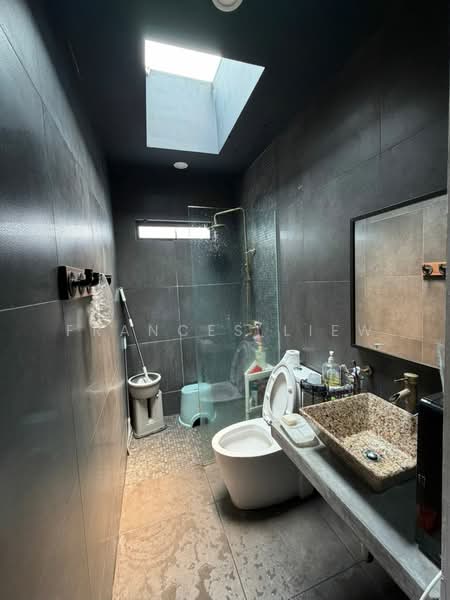 2-storey Terraced House for Sale in Bandar Putra Permai (Seri Kembangan) - Frances Liew - Bathroom - PropertyGuru.com.my