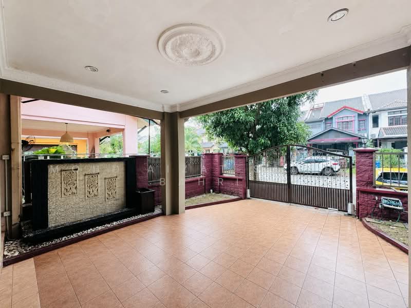 Rumah Teres 2 Tingkat untuk Dijual di Bukit Jelutong (Shah Alam) - Mohd Aizat Saiful Bahri - Exterior - PropertyGuru.com.my