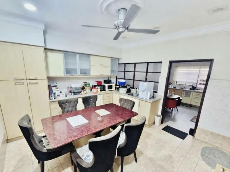 Rumah Teres 2 Tingkat untuk Dijual di Bukit Jelutong (Shah Alam) - Mohd Aizat Saiful Bahri - Kitchen - PropertyGuru.com.my