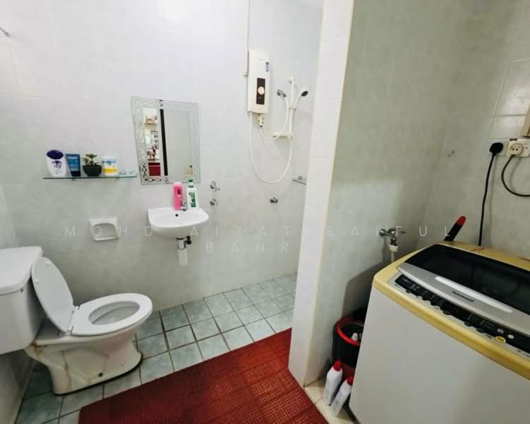 Rumah Teres 2 Tingkat untuk Dijual di Bukit Jelutong (Shah Alam) - Mohd Aizat Saiful Bahri - Bathroom - PropertyGuru.com.my