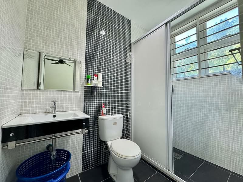 Semi-Detached House for Sale in Ampang Jaya (Ampang) - Shiqin Saidin - Bathroom - PropertyGuru.com.my