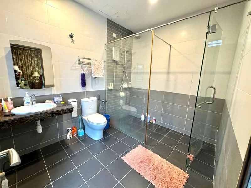 2.5-storey Terraced House for Sale in Kinrara Residence (Puchong) - Nadzmie Nasir - Bathroom - PropertyGuru.com.my