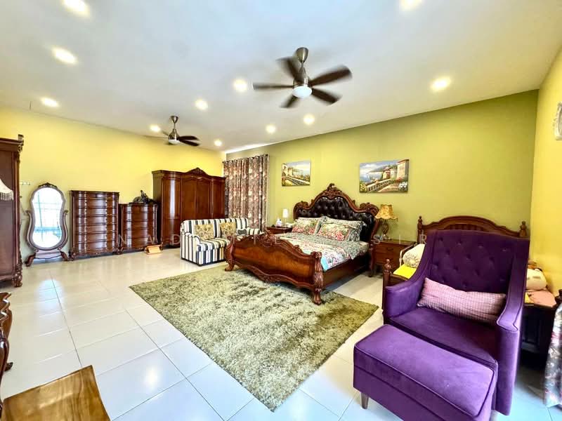 2.5-storey Terraced House for Sale in Kinrara Residence (Puchong) - Nadzmie Nasir - Bedroom - PropertyGuru.com.my