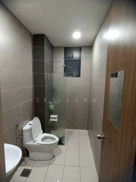 Servis Apartment untuk Dijual di City of Green - JK Leong - Bathroom - PropertyGuru.com.my