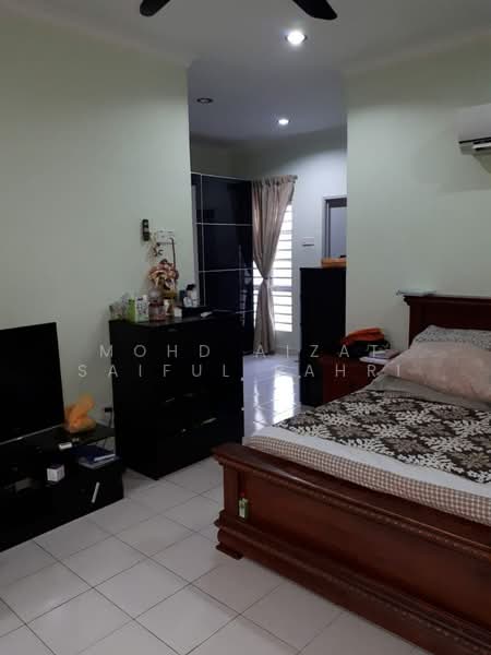 2.5-storey Terraced House for Sale in Taman Puncak Saujana (Kajang) - Mohd Aizat Saiful Bahri - Bedroom - PropertyGuru.com.my