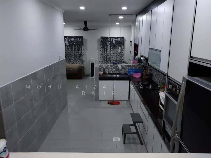 2.5-storey Terraced House for Sale in Taman Puncak Saujana (Kajang) - Mohd Aizat Saiful Bahri - Kitchen - PropertyGuru.com.my
