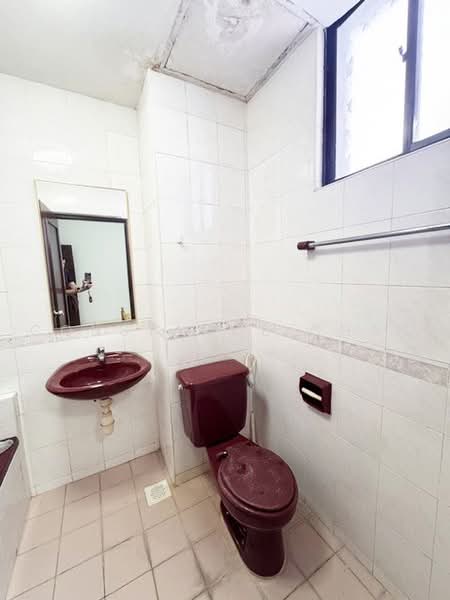 Pangsapuri untuk Dijual di Mewah View Luxurious Apartments - Constance Chan - Bathroom - PropertyGuru.com.my