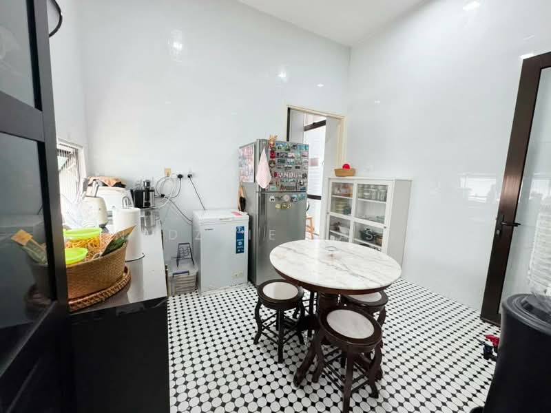 Rumah Teres 3-Tingkat untuk Dijual di Cyberjaya (Selangor) - Nadzmie Nasir - Kitchen - PropertyGuru.com.my