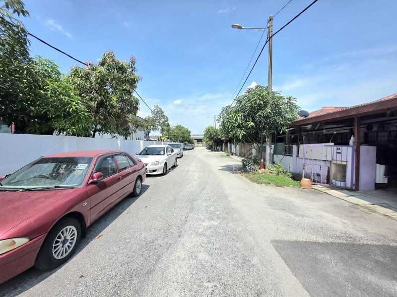Rumah Teres 1 Tingkat untuk Dijual di Kampung Rantau Panjang (Kapar) - Salawati Busro - Exterior - PropertyGuru.com.my