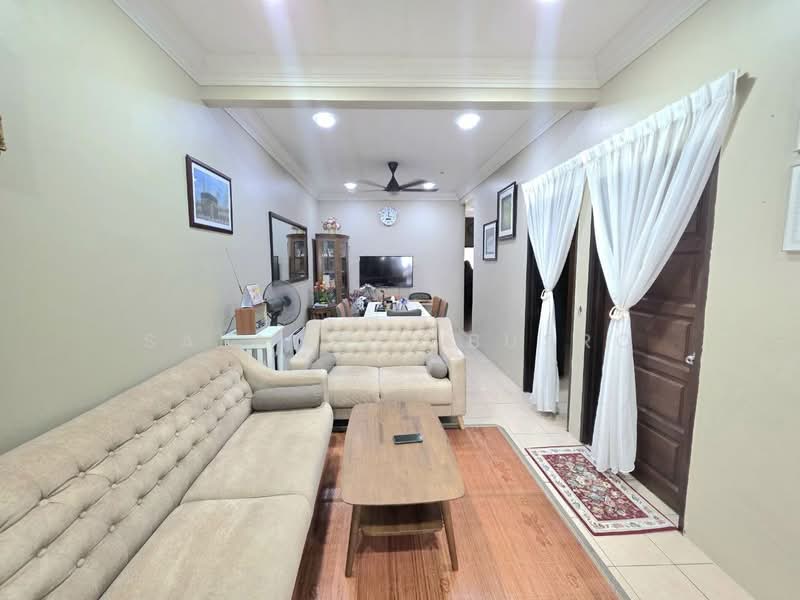 Rumah Teres 1 Tingkat untuk Dijual di Kampung Rantau Panjang (Kapar) - Salawati Busro - Living Room - PropertyGuru.com.my