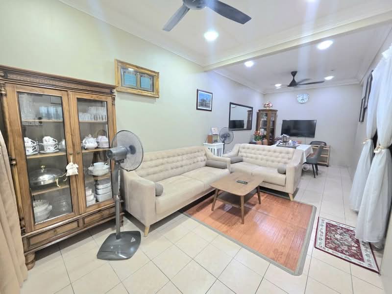 Rumah Teres 1 Tingkat untuk Dijual di Kampung Rantau Panjang (Kapar) - Salawati Busro - Living Room - PropertyGuru.com.my