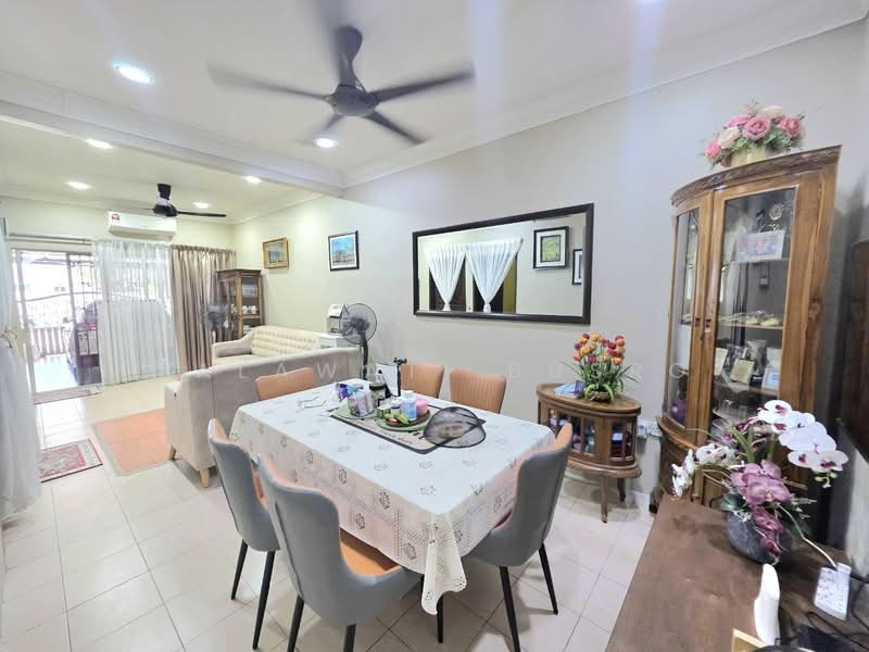 Rumah Teres 1 Tingkat untuk Dijual di Kampung Rantau Panjang (Kapar) - Salawati Busro - Living Room - PropertyGuru.com.my
