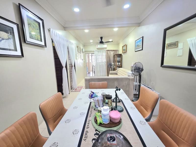 Rumah Teres 1 Tingkat untuk Dijual di Kampung Rantau Panjang (Kapar) - Salawati Busro - Living Room - PropertyGuru.com.my
