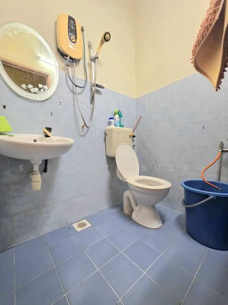 Rumah Teres 1 Tingkat untuk Dijual di Kampung Rantau Panjang (Kapar) - Salawati Busro - Bathroom - PropertyGuru.com.my