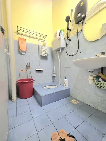 Rumah Teres 1 Tingkat untuk Dijual di Kampung Rantau Panjang (Kapar) - Salawati Busro - Bathroom - PropertyGuru.com.my