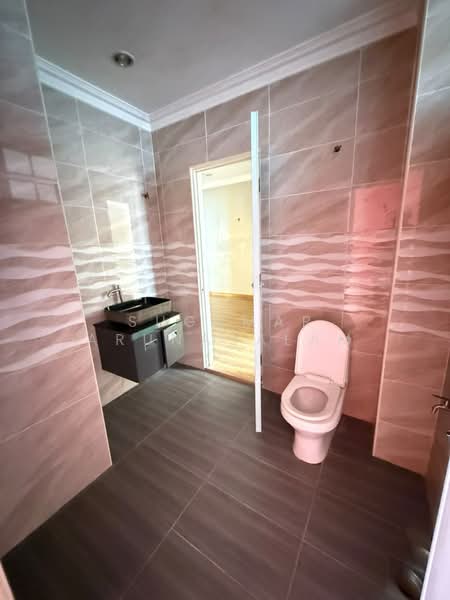Semi-Detached House for Sale in Bandar Baru Klang (Klang) - Sugumar Arunasalam - Bathroom - PropertyGuru.com.my