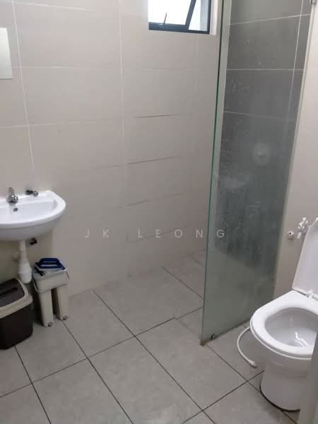 Servis Apartment untuk Dijual di City of Green - JK Leong - Bathroom - PropertyGuru.com.my