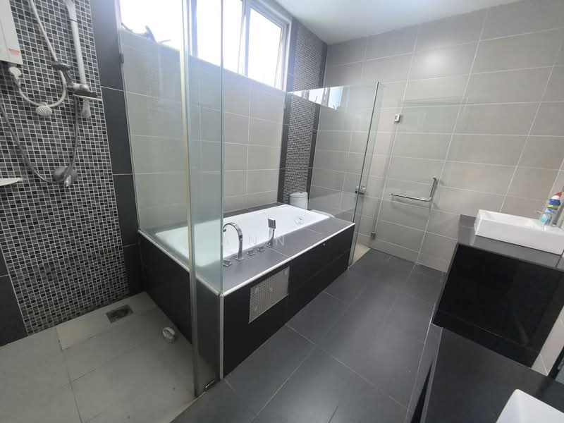 3-storey Terraced House for Sale in Nusa Sentral (Iskandar Puteri (Nusajaya)) - Ann . - Bathroom - PropertyGuru.com.my
