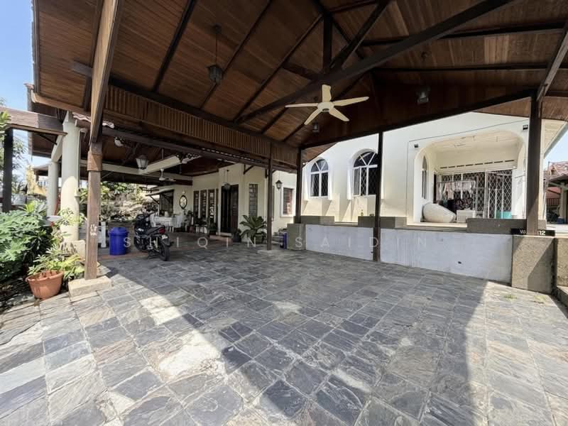Rumah Banglo untuk Dijual di Seksyen 3 (Bangi) - Shiqin Saidin - Exterior - PropertyGuru.com.my