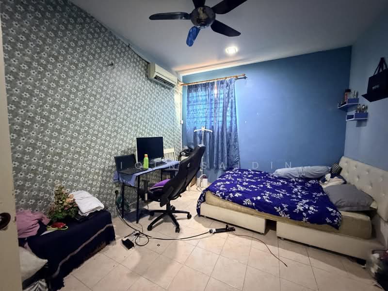 Rumah Banglo untuk Dijual di Seksyen 3 (Bangi) - Shiqin Saidin - Bedroom - PropertyGuru.com.my