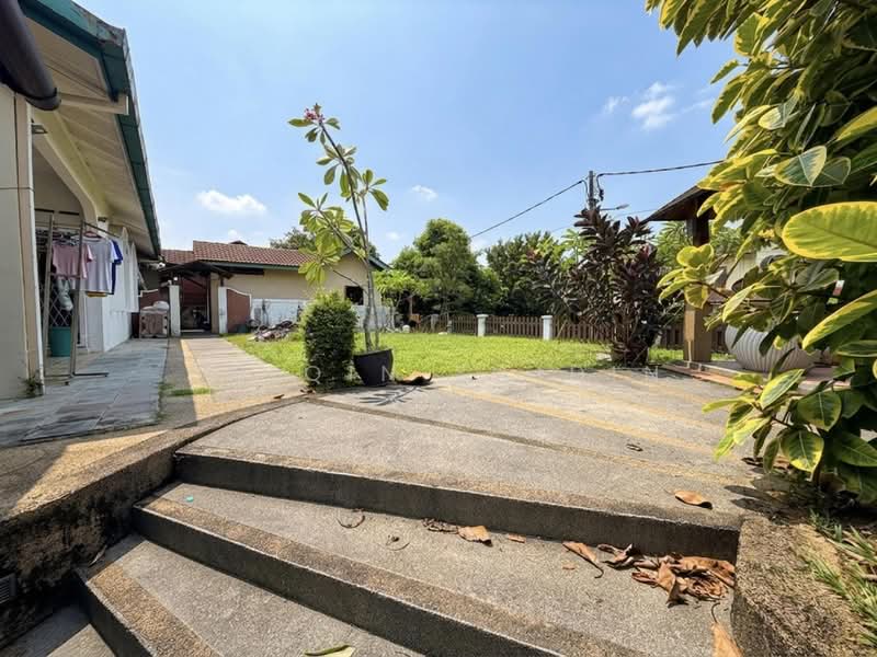 Rumah Banglo untuk Dijual di Seksyen 3 (Bangi) - Shiqin Saidin - Exterior - PropertyGuru.com.my