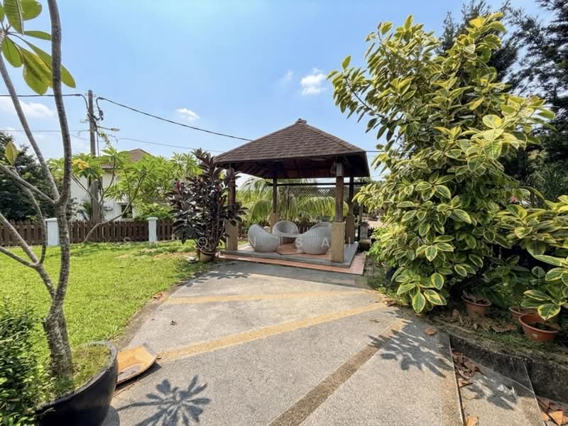 Rumah Banglo untuk Dijual di Seksyen 3 (Bangi) - Shiqin Saidin - Garden - PropertyGuru.com.my