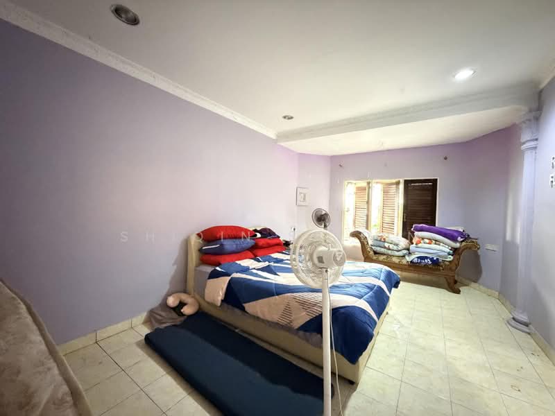 Rumah Banglo untuk Dijual di Seksyen 3 (Bangi) - Shiqin Saidin - Bedroom - PropertyGuru.com.my