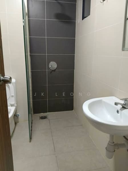 Servis Apartment untuk Dijual di City of Green - JK Leong - Bathroom - PropertyGuru.com.my